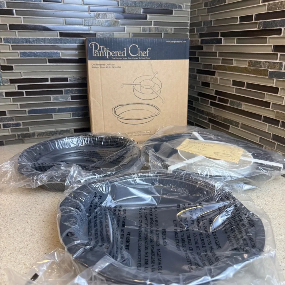 NEW The Pampered Chef Nonstick Cake Pan‎ Set (3) w/ Checkerboard Insert 9611 NIB